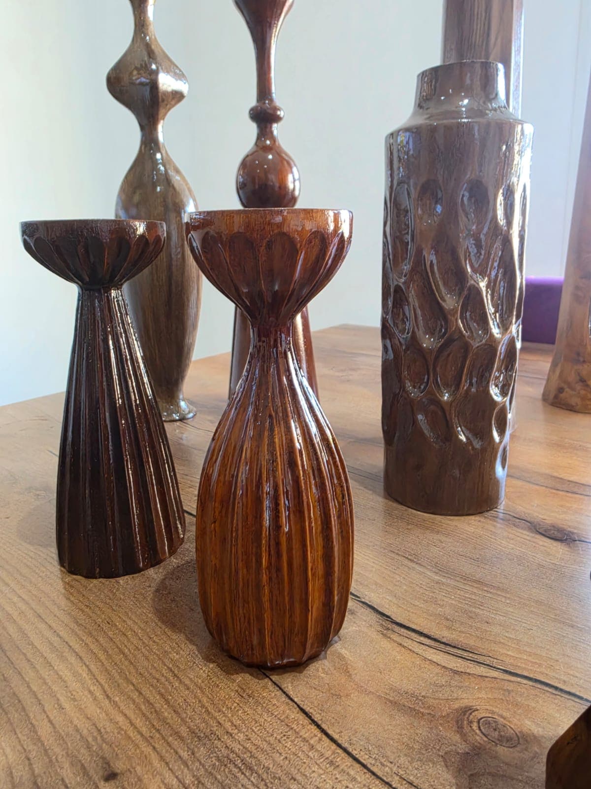 Ensemble de sculptures tournées et pièces d’atelier LUXAVÉN en bois massif
